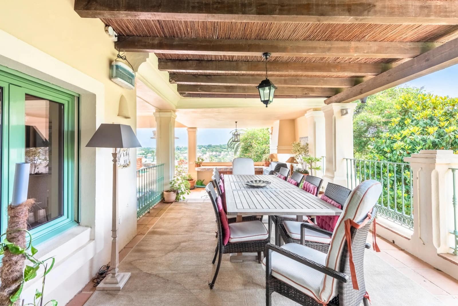 9 soverom Villa til salgs i Sotogrande med svømmebasseng garasje - € 3 600 000 (Ref: 9503888)