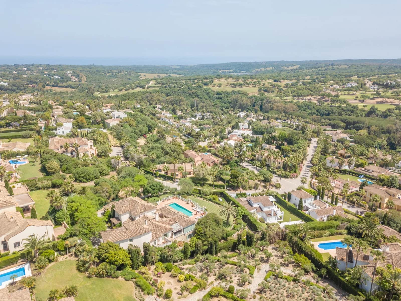 9 soverom Villa til salgs i Sotogrande med svømmebasseng garasje - € 3 600 000 (Ref: 9503888)