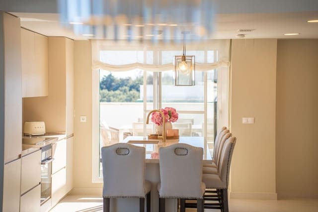 Apartamento de 3 habitaciones en Sotogrande Alto, San Roque en venta con piscina - 850.000 € (Ref: 9503889)