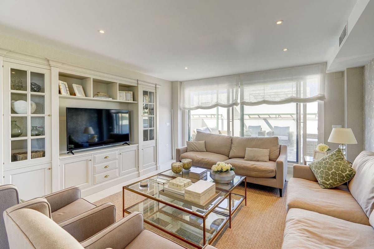 3 bedroom Apartment for sale in Sotogrande with pool - € 850,000 (Ref: 9503889)