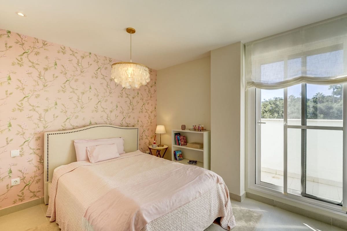 3 bedroom Apartment for sale in Sotogrande with pool - € 850,000 (Ref: 9503889)