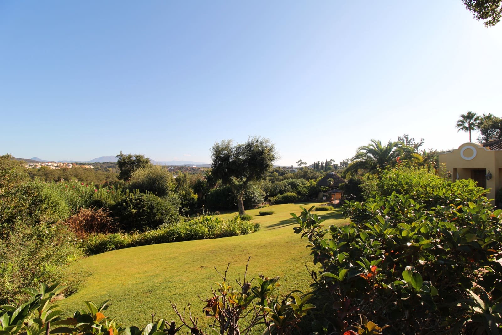 5 bedroom Villa for sale in Sotogrande with pool garage - € 2,250,000 (Ref: 9508430)