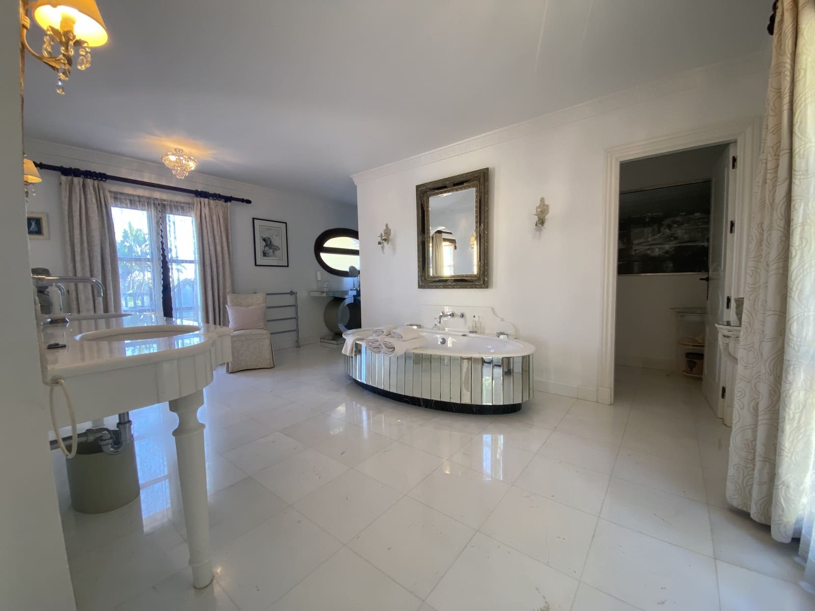 5 bedroom Villa for sale in Sotogrande with pool garage - € 2,250,000 (Ref: 9508430)