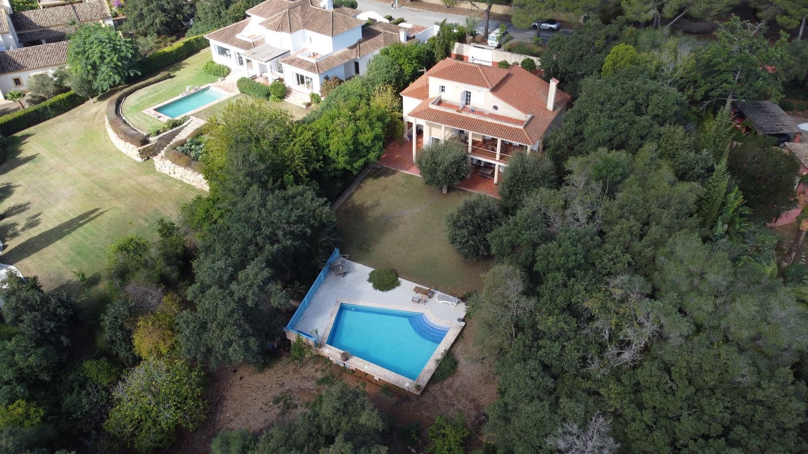 5 sovrum Villa till salu i Sotogrande med pool garage - 1 450 000 € (Ref: 9633923)