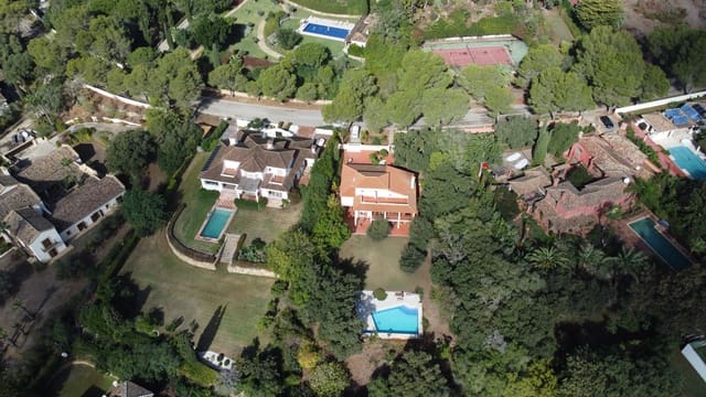 Chalet de 5 habitaciones en Sotogrande Alto, San Roque en venta con piscina garaje - 1.450.000 € (Ref: 9633923)