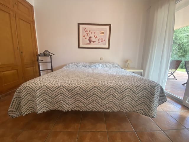 Chalet de 5 habitaciones en Sotogrande Alto, San Roque en venta con piscina garaje - 1.450.000 € (Ref: 9633923)