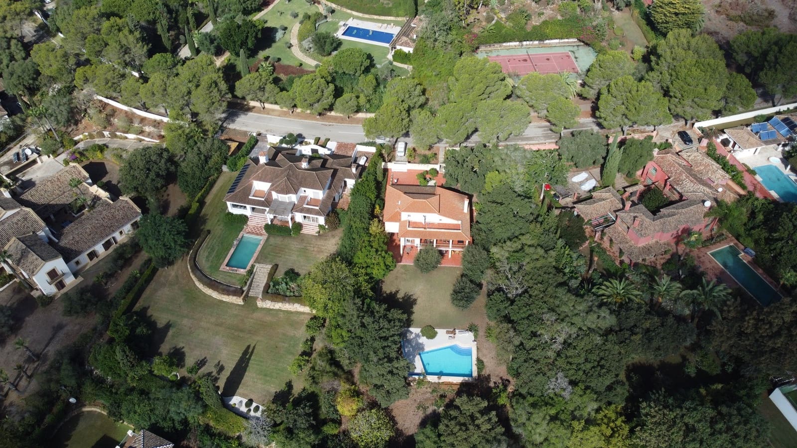 5 soveværelse Villa til salg i Sotogrande med swimmingpool garage - € 1.450.000 (Ref: 9633923)