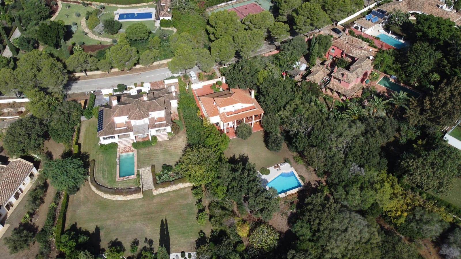 5 soveværelse Villa til salg i Sotogrande med swimmingpool garage - € 1.450.000 (Ref: 9633923)
