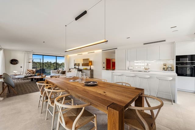 4 makuuhuone Kattohuoneisto myytävänä paikassa Puerto de Sotogrande - La Marina, San Roque mukana uima-altaan 
autotalli - 2 950 000 € (Ref: 9633924)