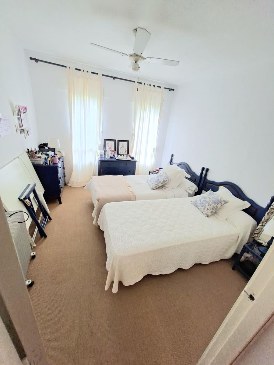 Apartamento de 2 habitaciones en Sotogrande en alquiler con garaje - 2.500 € (Ref: 9633925)