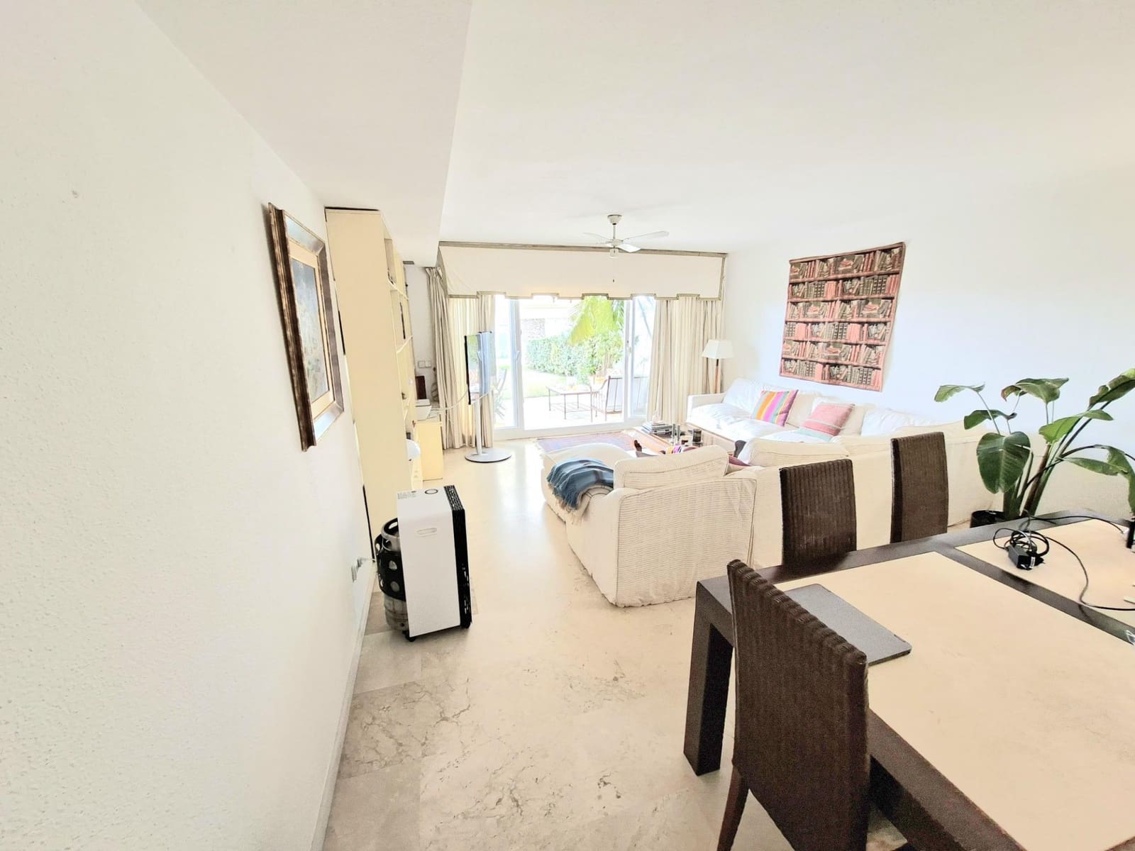 Apartamento de 2 habitaciones en Sotogrande en alquiler con garaje - 2.500 € (Ref: 9633925)