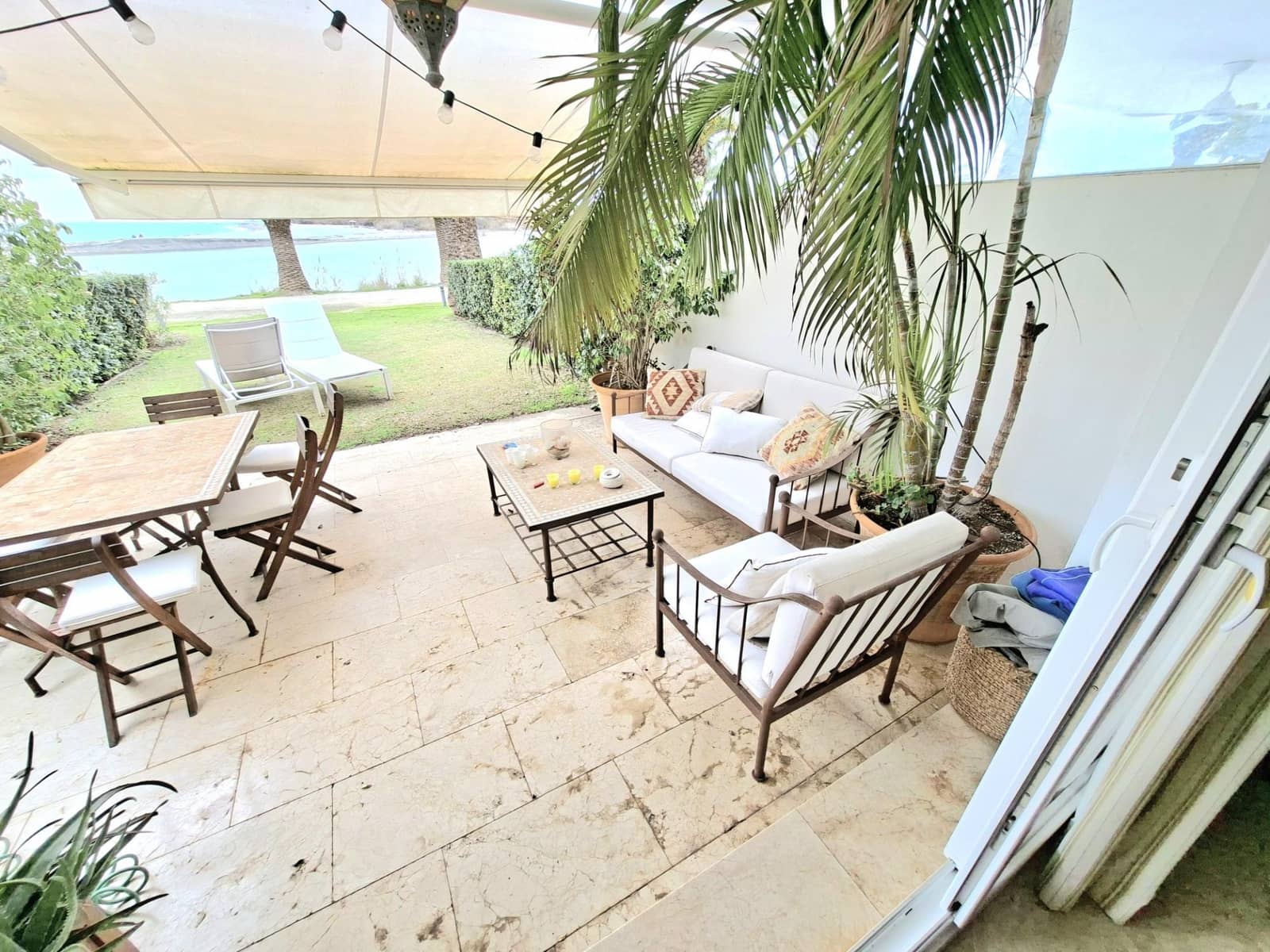 Apartamento de 2 habitaciones en Sotogrande en alquiler con garaje - 2.500 € (Ref: 9633925)