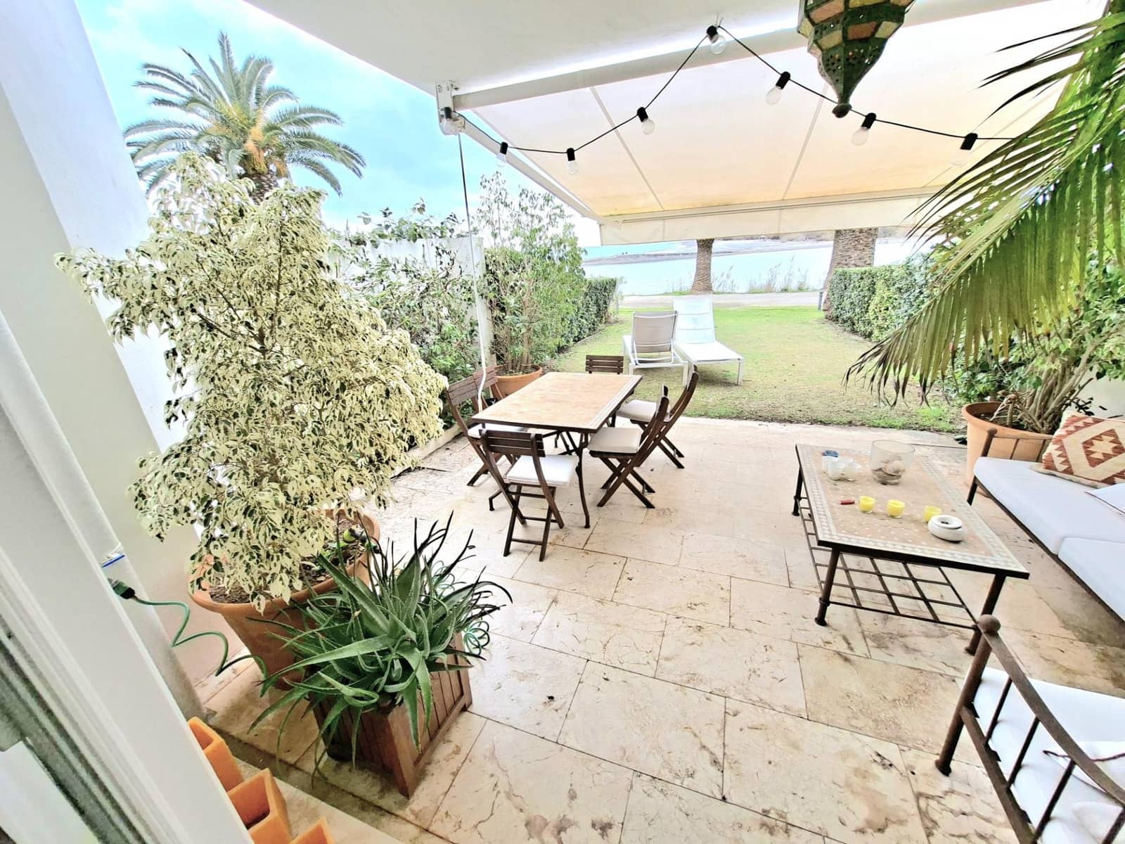 Apartamento de 2 habitaciones en Sotogrande en alquiler con garaje - 2.500 € (Ref: 9633925)