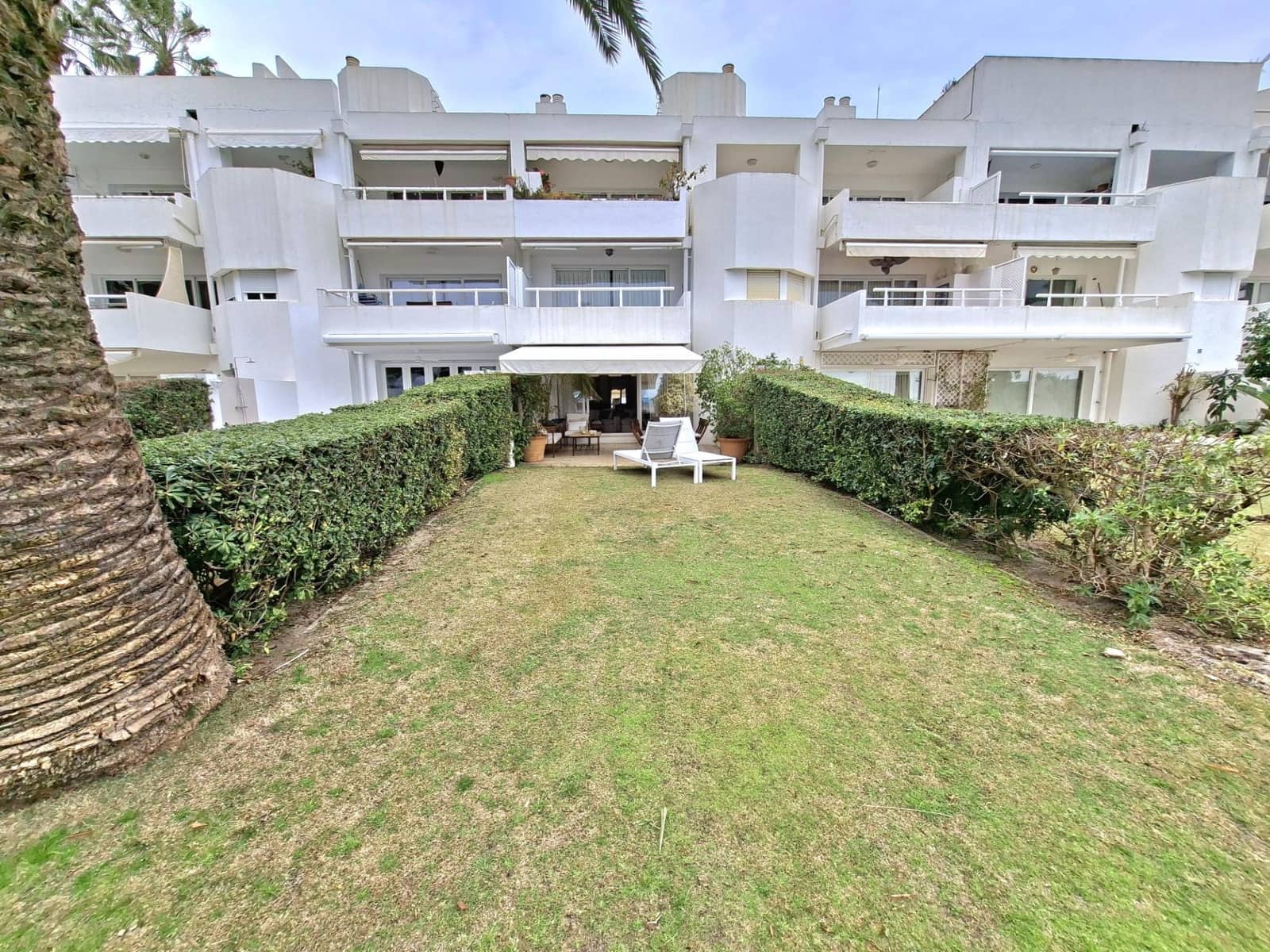2 soveværelse Lejlighed til leje i Sotogrande med garage - € 2.300 (Ref: 9633925)