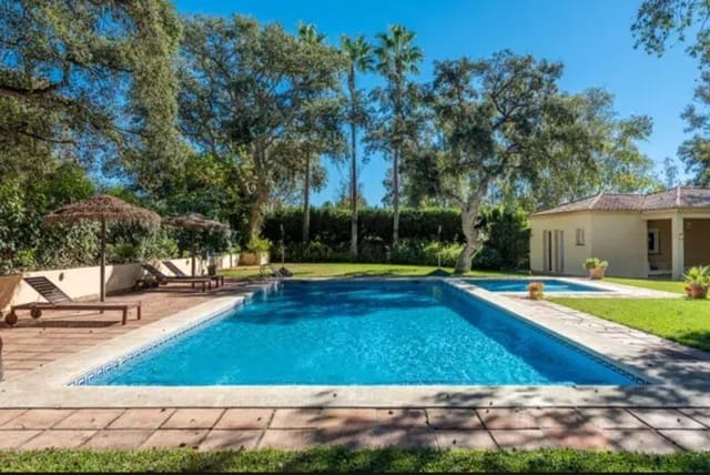 5 makuuhuone Huvila myytävänä paikassa Sotogrande Alto, San Roque mukana uima-altaan 
autotalli - 900 000 € (Ref: 9633926)