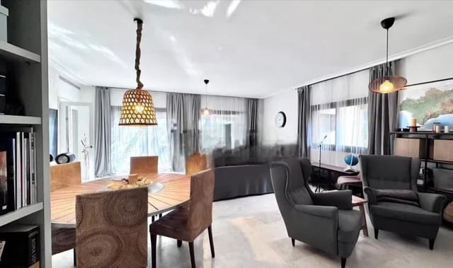 5 makuuhuone Huvila myytävänä paikassa Sotogrande Alto, San Roque mukana uima-altaan 
autotalli - 900 000 € (Ref: 9633926)