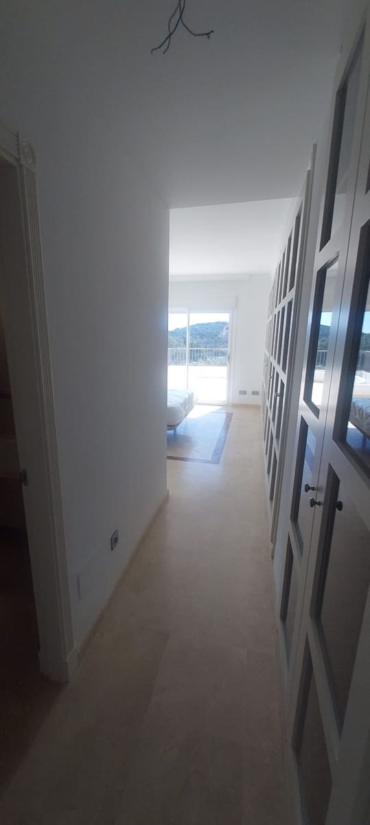 2 Zimmer Apartment zu verkaufen in Sotogrande mit Pool Garage - 400.000 € (Ref: 9647789)