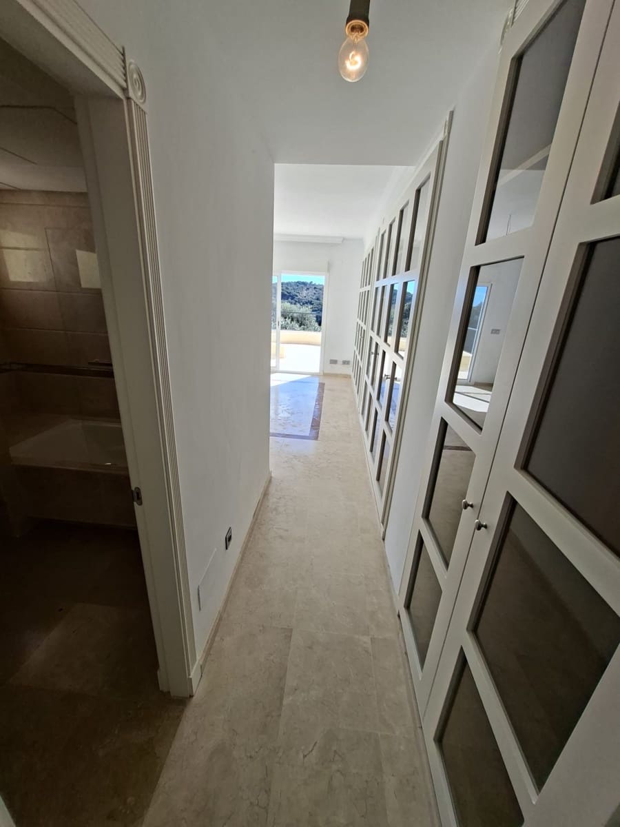 2 Zimmer Apartment zu verkaufen in Sotogrande mit Pool Garage - 400.000 € (Ref: 9647789)