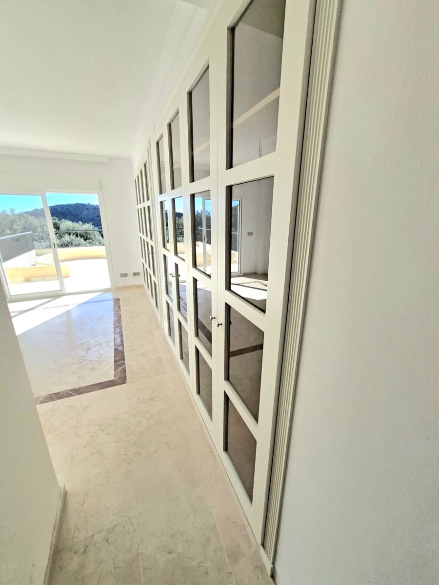 2 Zimmer Apartment zu verkaufen in Sotogrande mit Pool Garage - 400.000 € (Ref: 9647789)