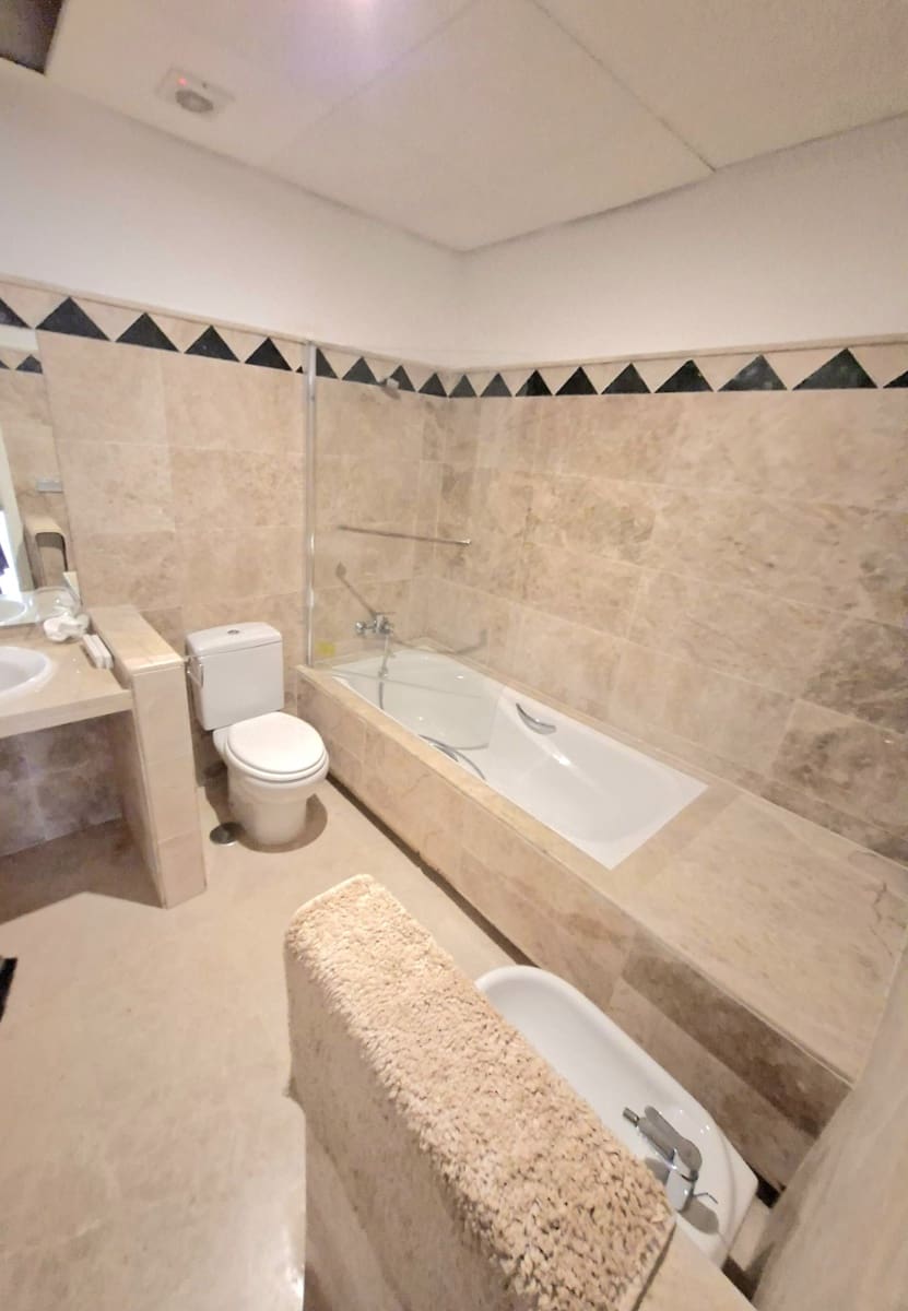 2 Zimmer Apartment zu verkaufen in Sotogrande mit Pool Garage - 400.000 € (Ref: 9647789)