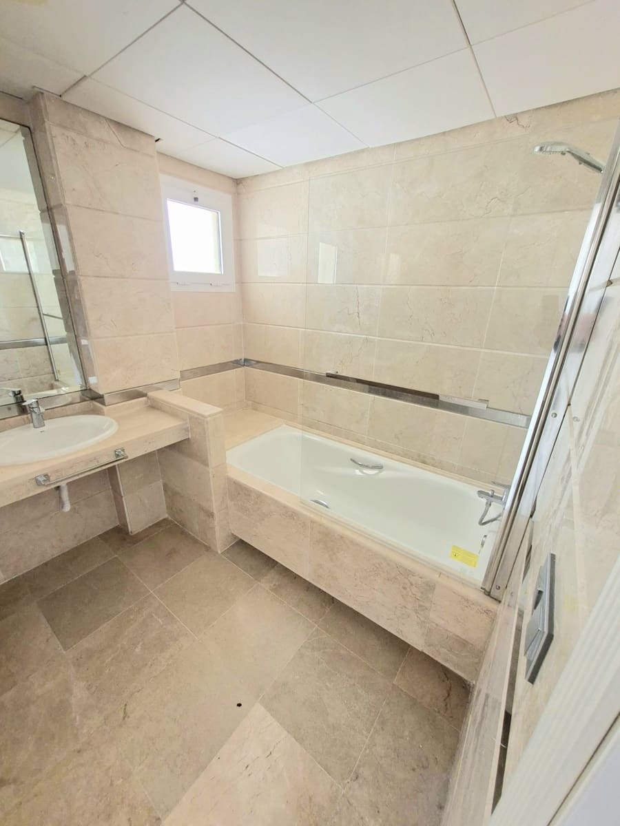 2 Zimmer Apartment zu verkaufen in Sotogrande mit Pool Garage - 400.000 € (Ref: 9647789)