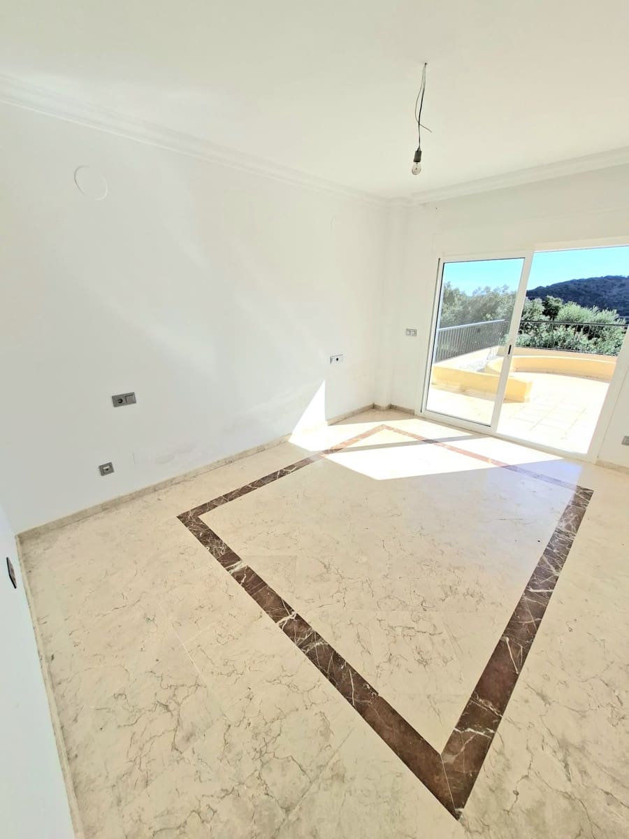2 Zimmer Apartment zu verkaufen in Sotogrande mit Pool Garage - 400.000 € (Ref: 9647789)