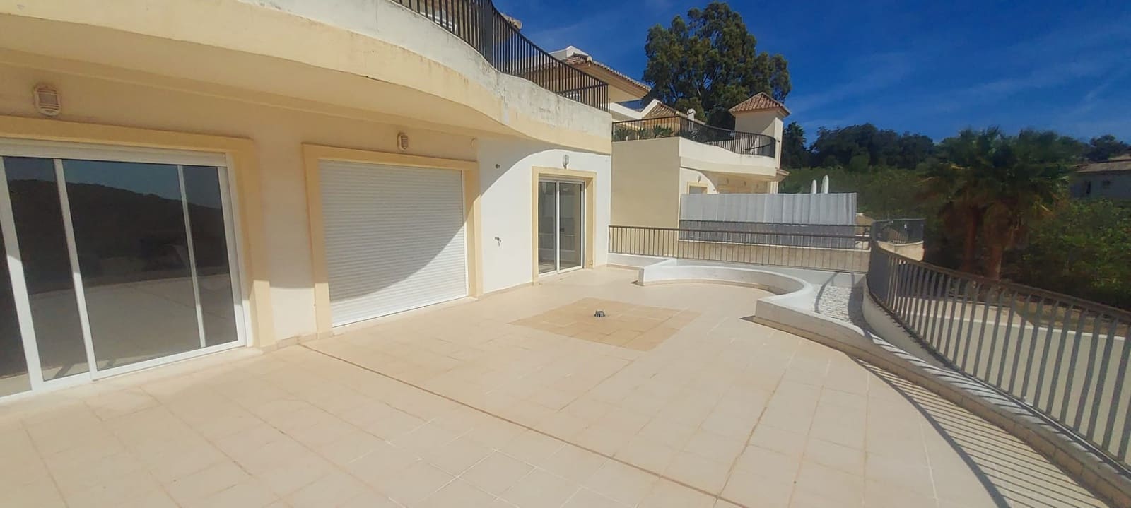 2 Zimmer Apartment zu verkaufen in Sotogrande mit Pool Garage - 400.000 € (Ref: 9647789)
