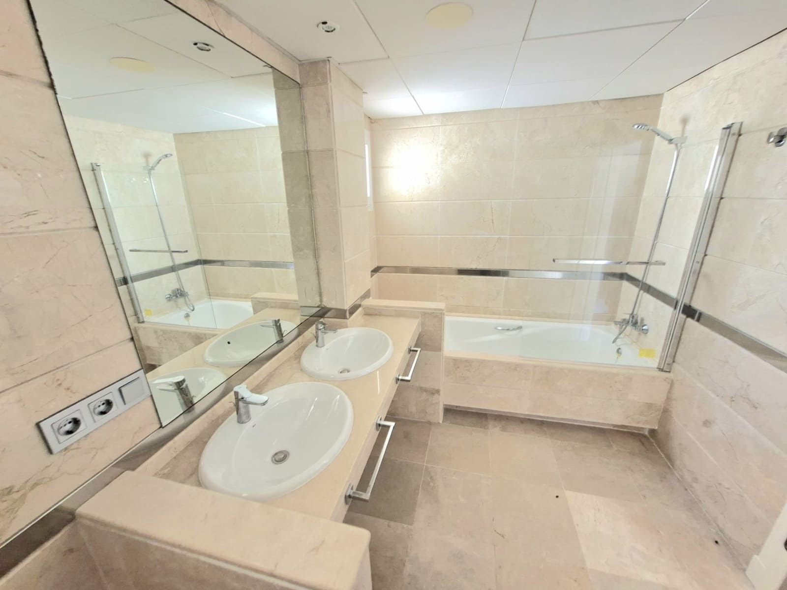 2 Zimmer Apartment zu verkaufen in Sotogrande mit Pool Garage - 400.000 € (Ref: 9647789)