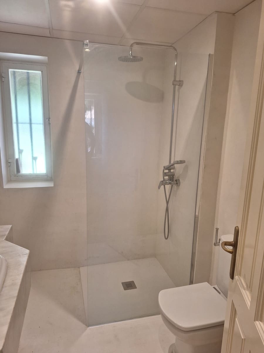 4 soverom Villa til salgs i Sotogrande med svømmebasseng - € 1 350 000 (Ref: 9755355)