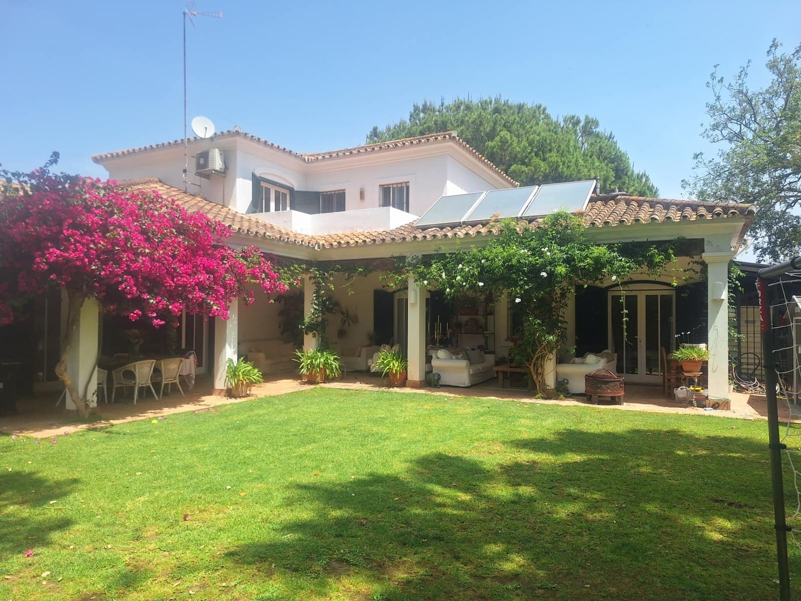 4 soverom Villa til salgs i Sotogrande med svømmebasseng - € 1 350 000 (Ref: 9755355)