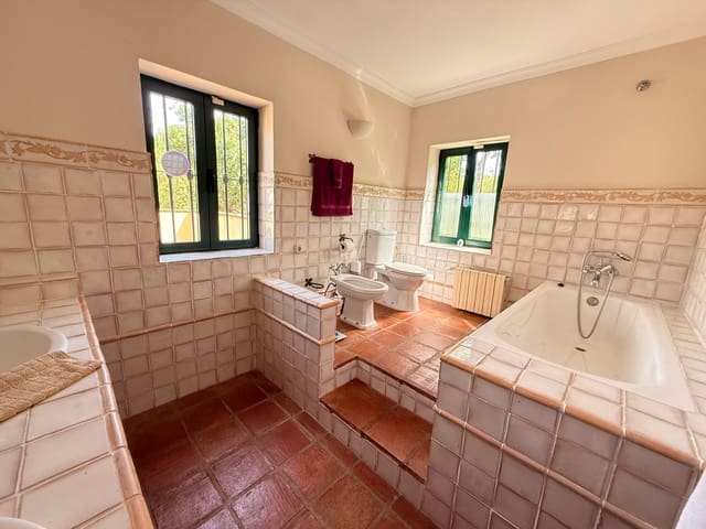 6 quarto Moradia para venda em Sotogrande Alto, San Roque com piscina garagem - 1 795 000 € (Ref: 9770311)