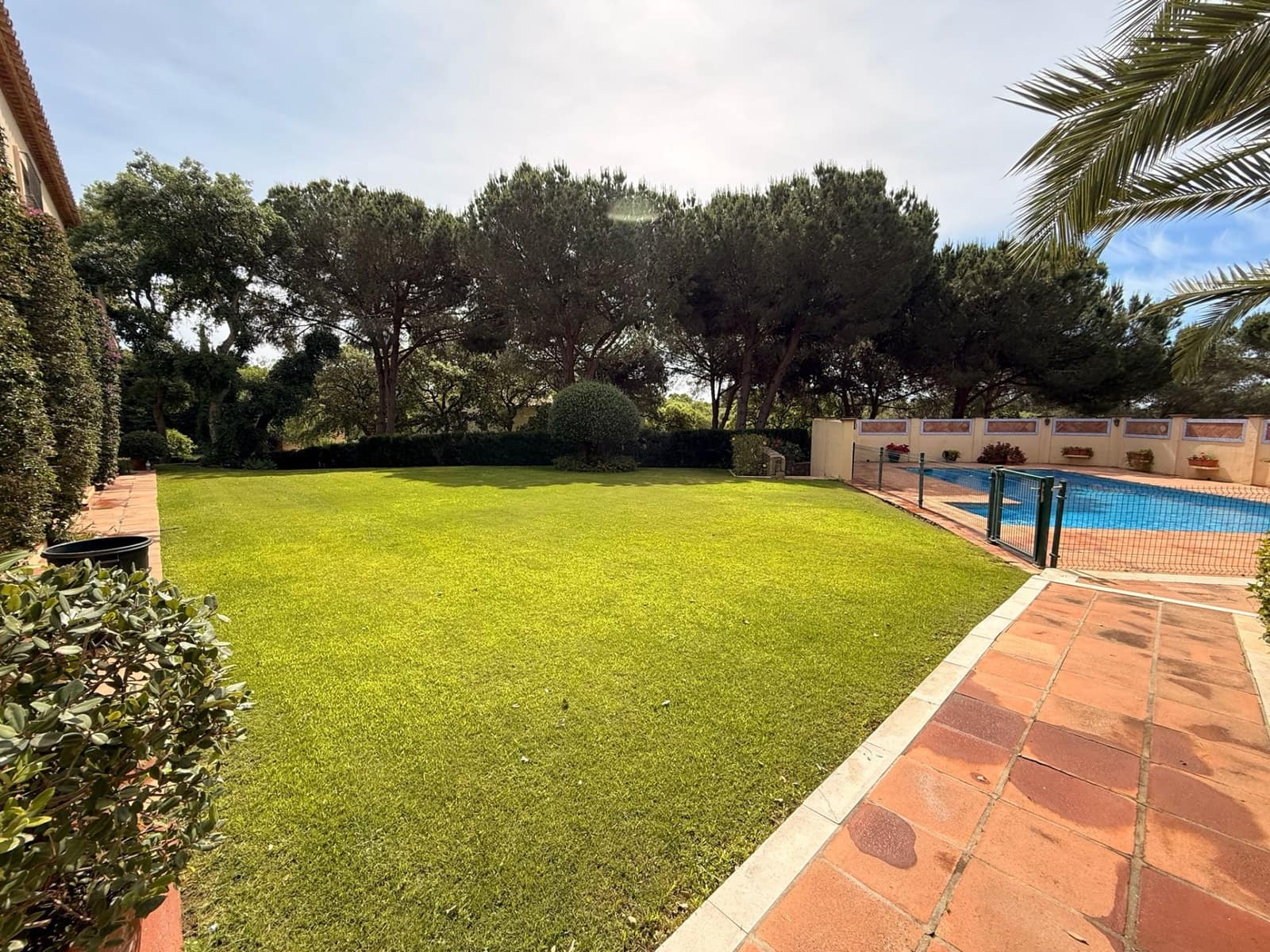 6 soveværelse Villa til salg i Sotogrande med swimmingpool garage - € 1.795.000 (Ref: 9770311)