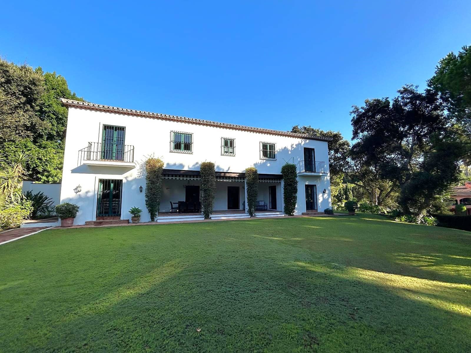 6 bedroom Villa for sale in Sotogrande with pool garage - € 1,795,000 (Ref: 9770311)
