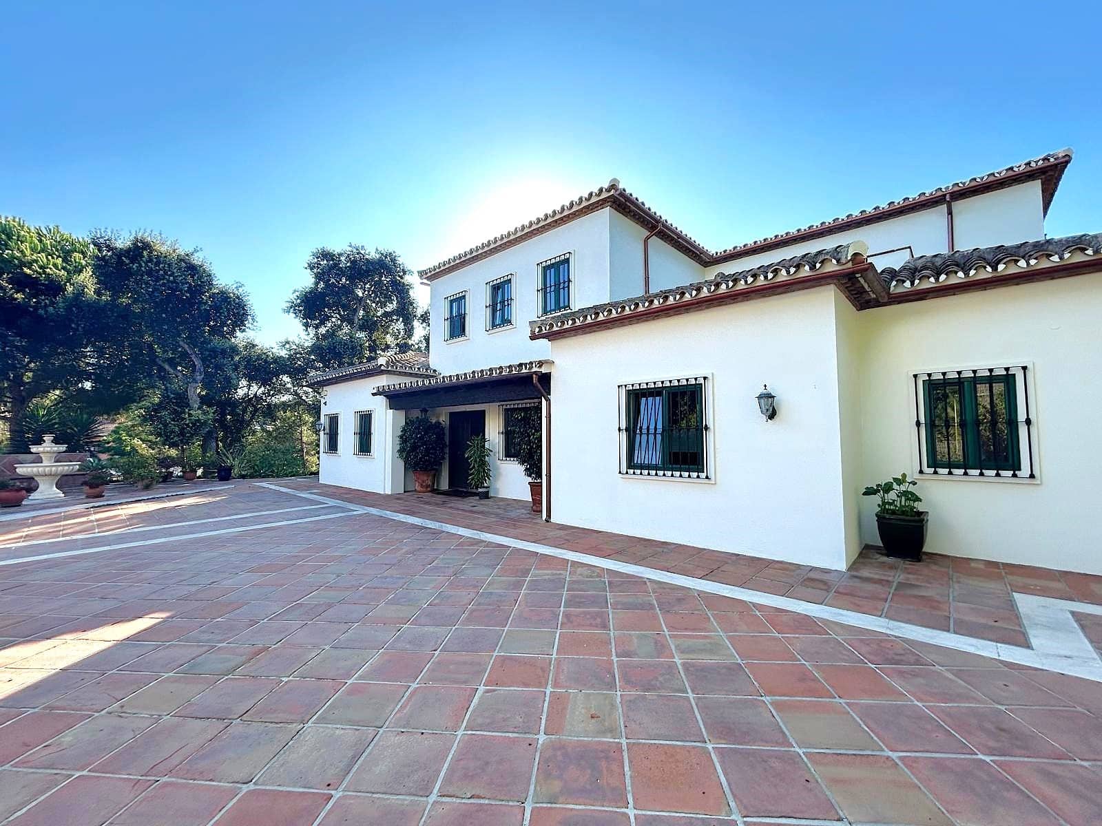 6 bedroom Villa for sale in Sotogrande with pool garage - € 1,795,000 (Ref: 9770311)