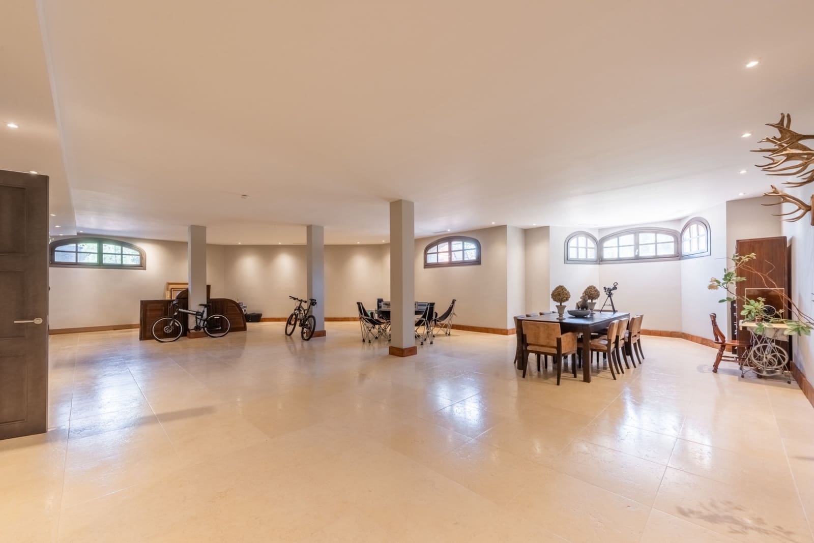 5 quarto Moradia para venda em San Roque com piscina garagem - 3 750 000 € (Ref: 9770312)