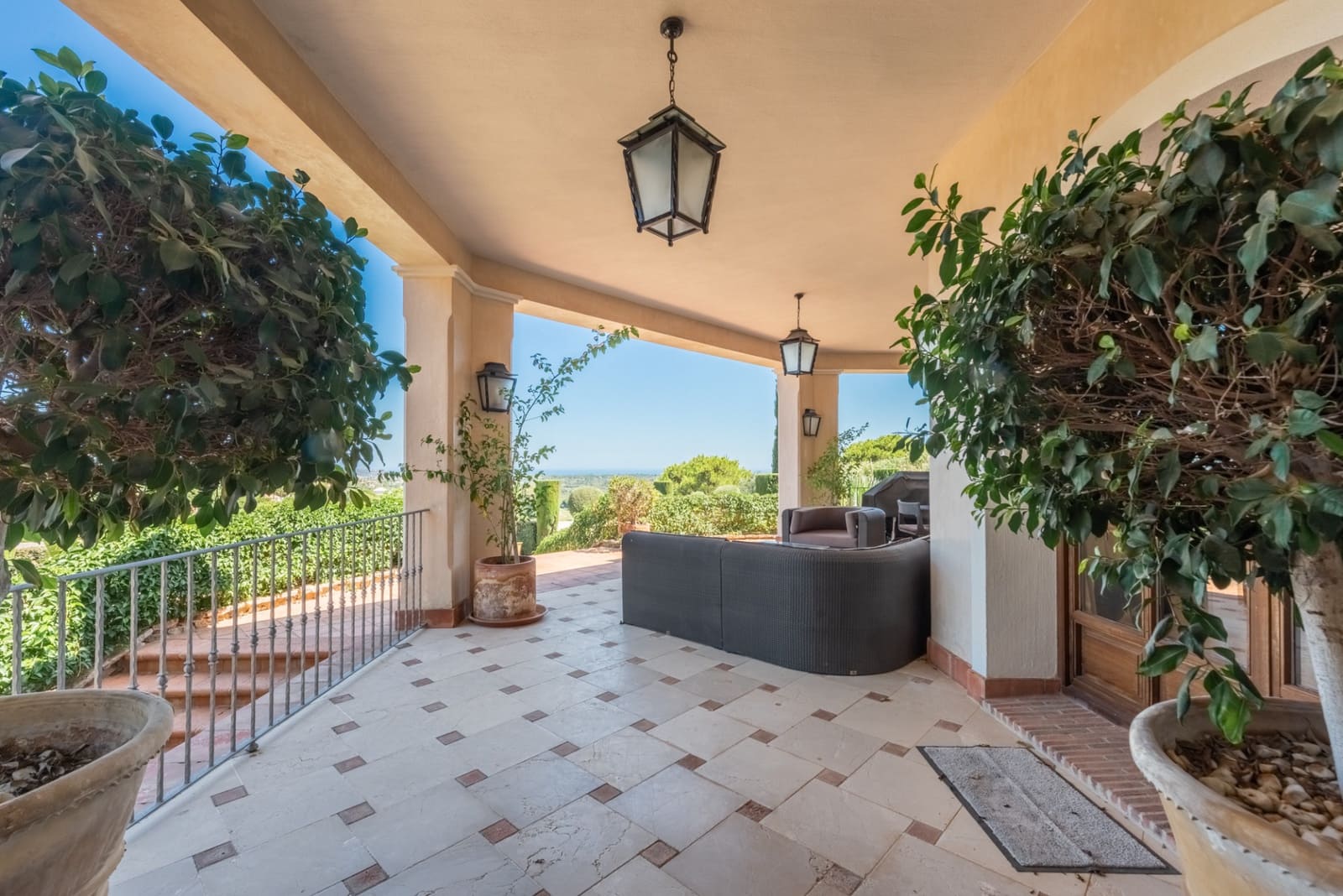 5 quarto Moradia para venda em San Roque com piscina garagem - 3 750 000 € (Ref: 9770312)