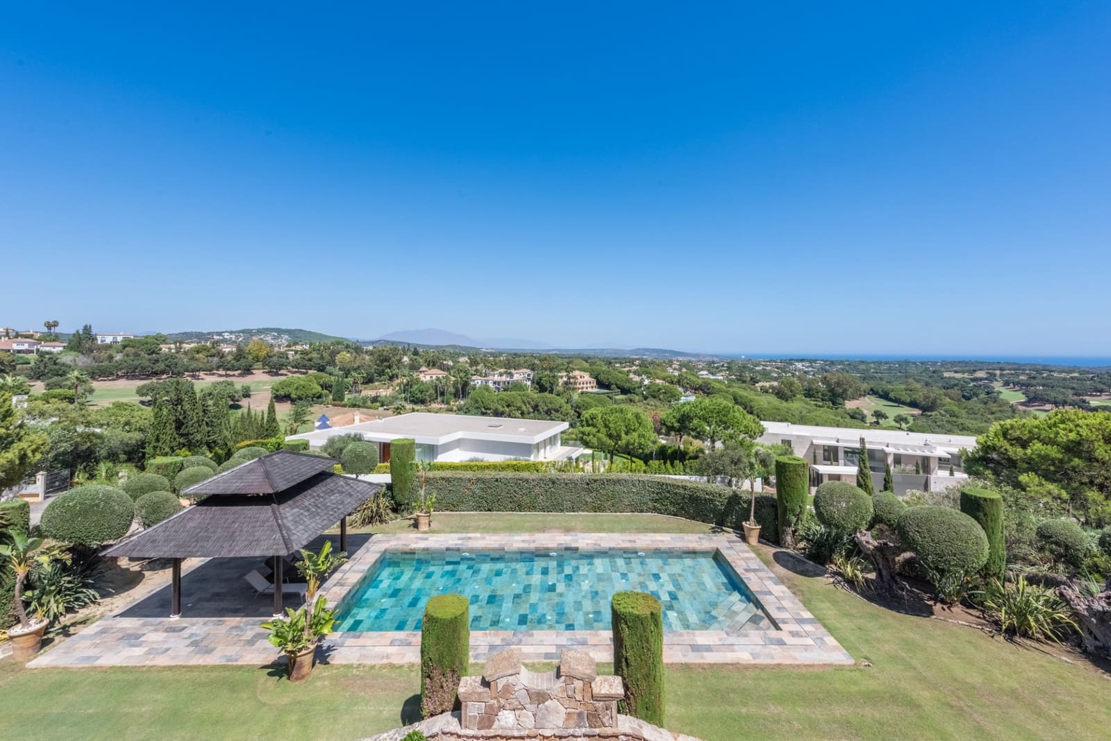 5 quarto Moradia para venda em San Roque com piscina garagem - 3 750 000 € (Ref: 9770312)