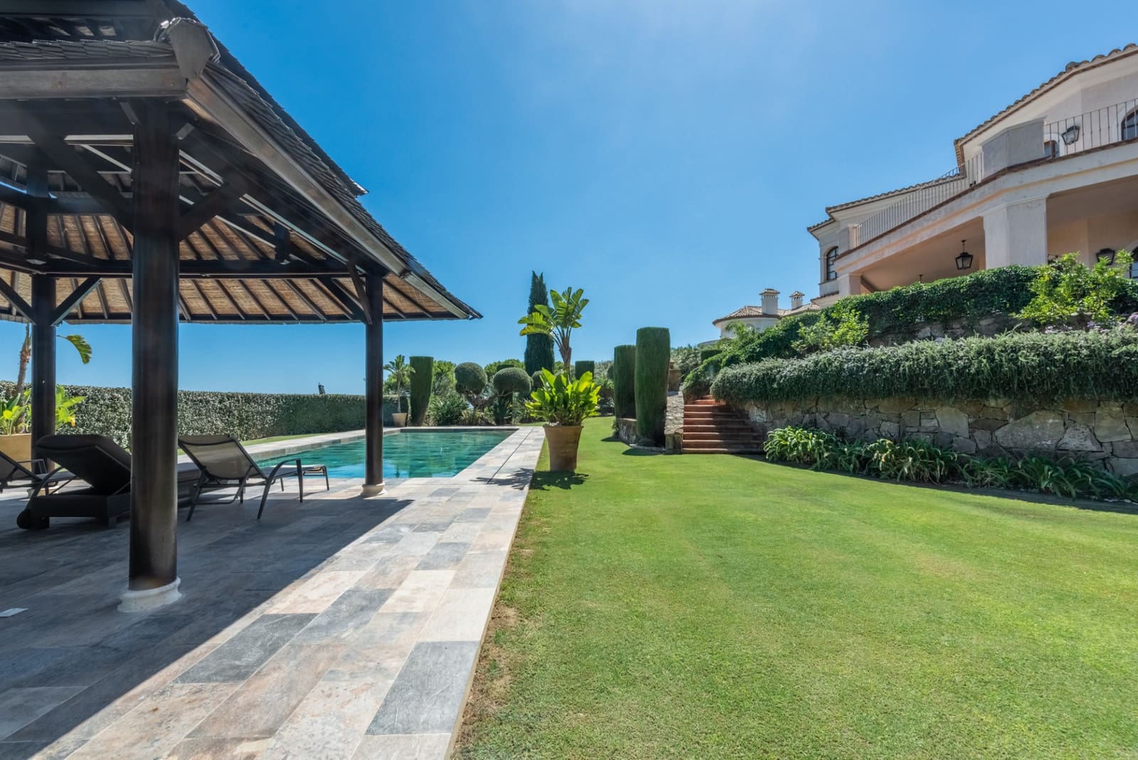 5 quarto Moradia para venda em San Roque com piscina garagem - 3 750 000 € (Ref: 9770312)