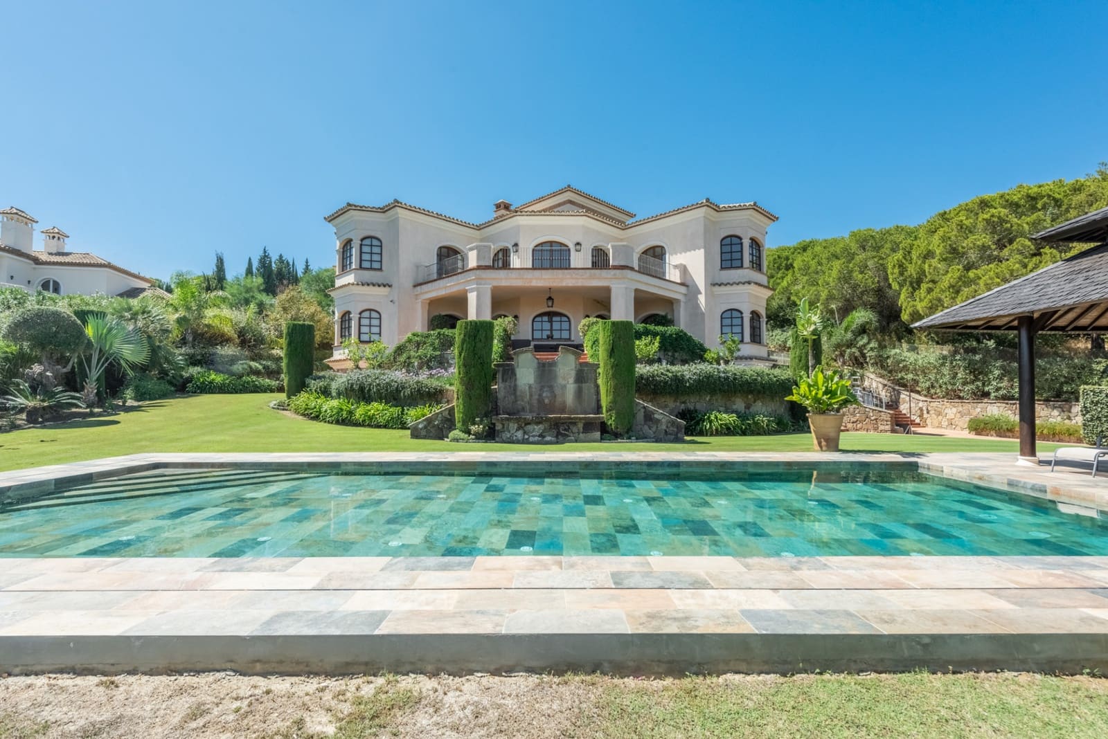 5 quarto Moradia para venda em San Roque com piscina garagem - 3 750 000 € (Ref: 9770312)