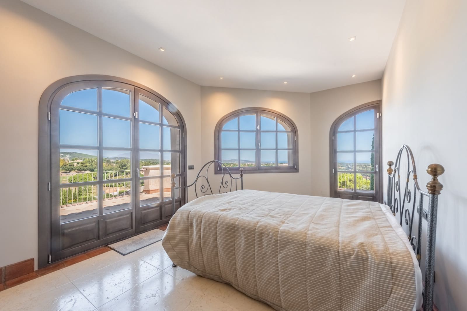 5 quarto Moradia para venda em San Roque com piscina garagem - 3 750 000 € (Ref: 9770312)