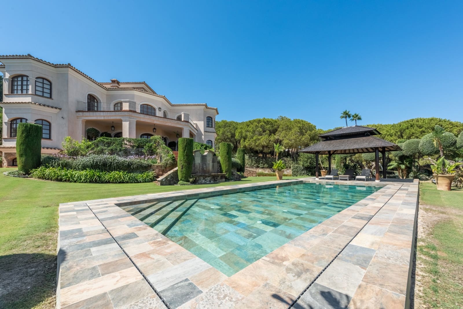 5 sovrum Villa till salu i San Roque med pool garage - 3 750 000 € (Ref: 9770312)