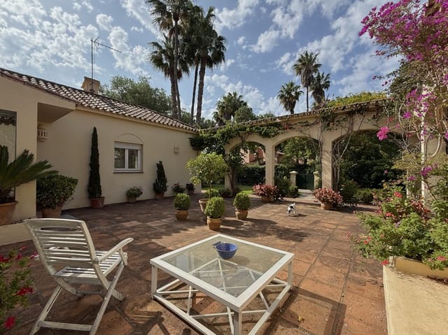 5 quarto Moradia para venda em Sotogrande Alto, San Roque com piscina garagem - 995 000 € (Ref: 9770313)