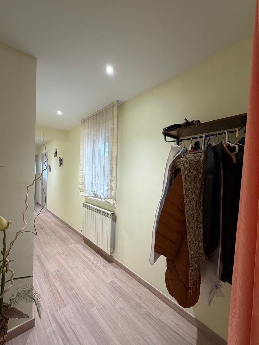 4 bedroom Flat for sale in Lleida city - € 185,000 (Ref: 10005728)