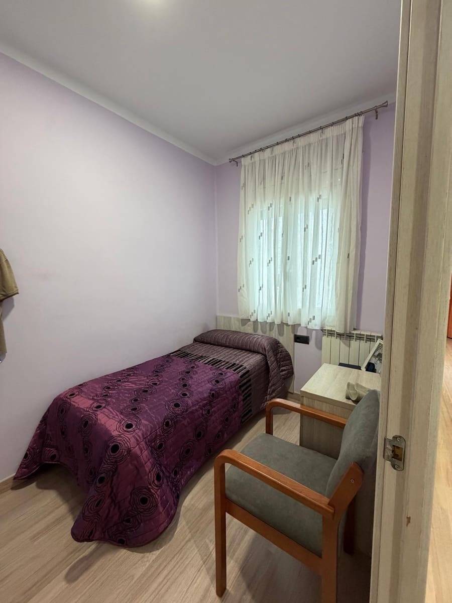 4 bedroom Flat for sale in Lleida city - € 185,000 (Ref: 10005728)
