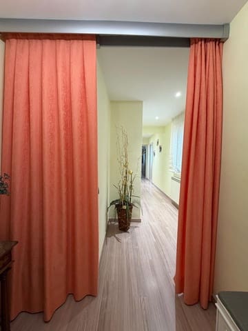 4 bedroom Flat for sale in Lleida city - € 185,000 (Ref: 10005728)