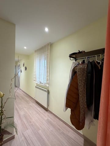 4 bedroom Flat for sale in Lleida city - € 185,000 (Ref: 10005728)