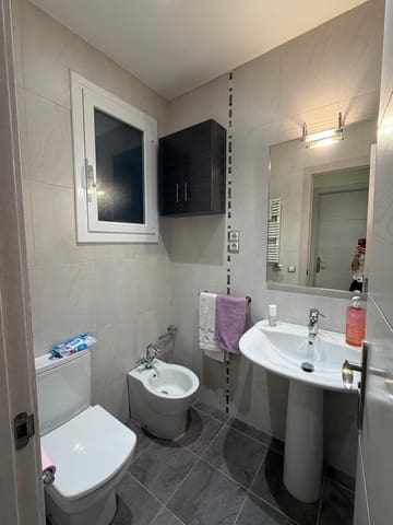 4 bedroom Flat for sale in Lleida city - € 185,000 (Ref: 10005728)