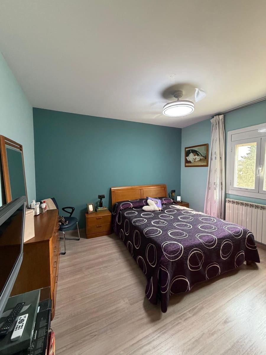 4 bedroom Flat for sale in Lleida city - € 185,000 (Ref: 10005728)