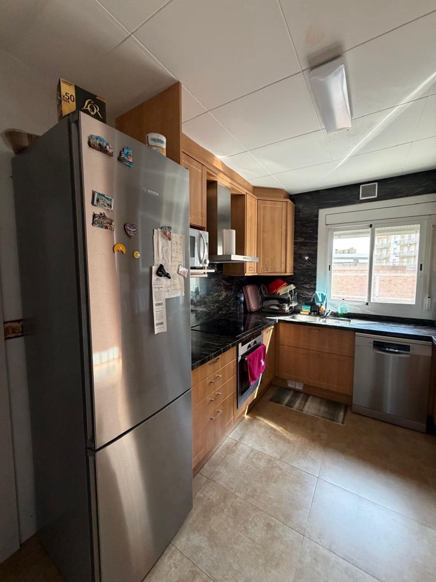 4 bedroom Flat for sale in Lleida city - € 185,000 (Ref: 10005728)