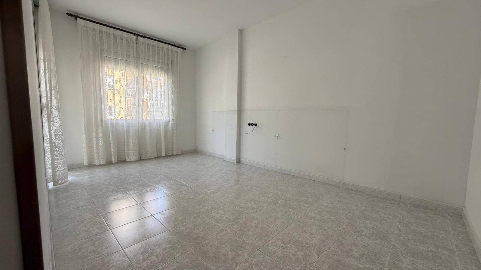 4 bedroom Flat for sale in Girona city - € 265,000 (Ref: 10009200)